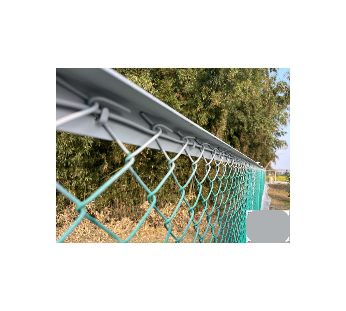 フェンス下塗り施工状況