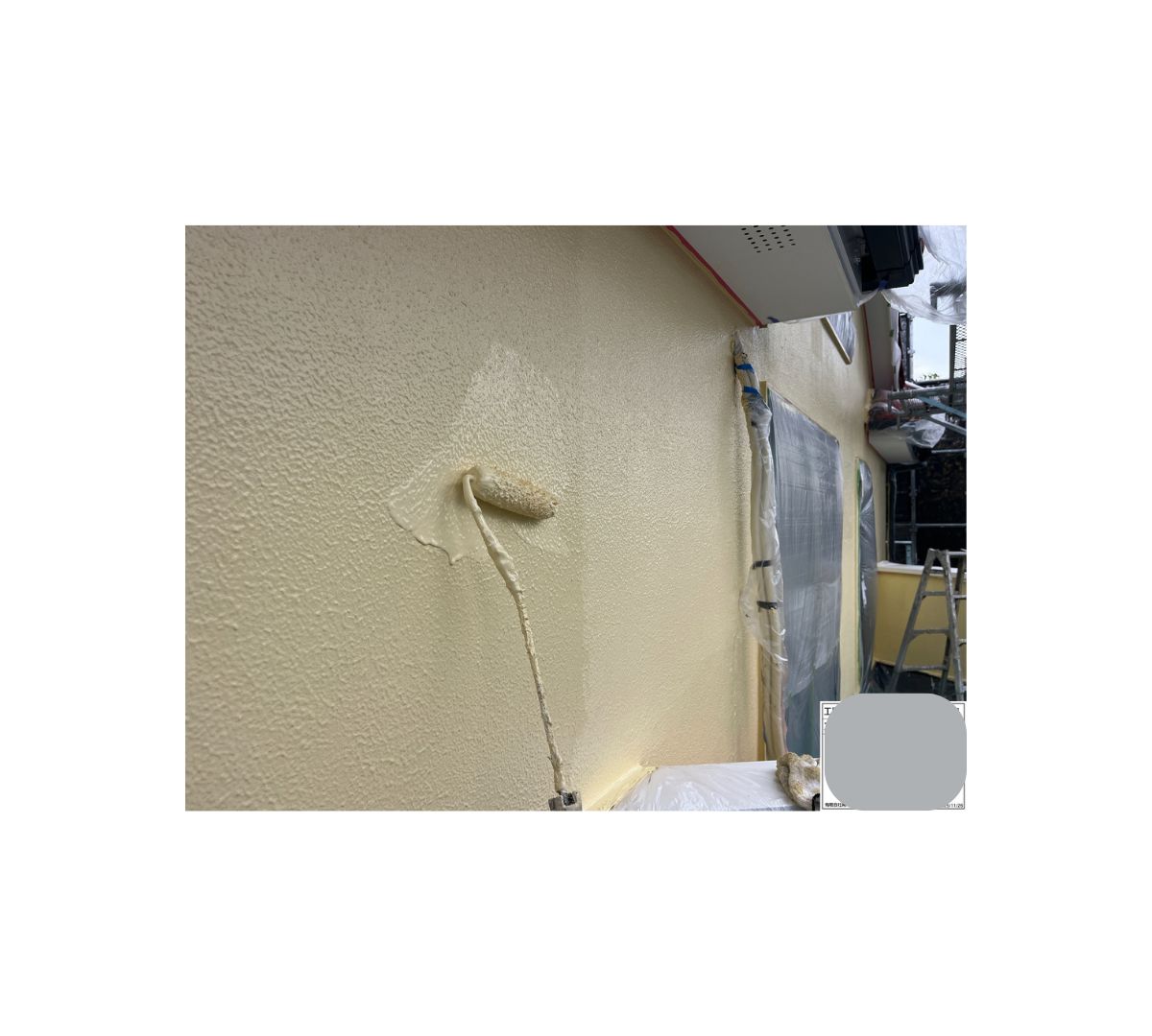 外壁上塗り2回目施工状況