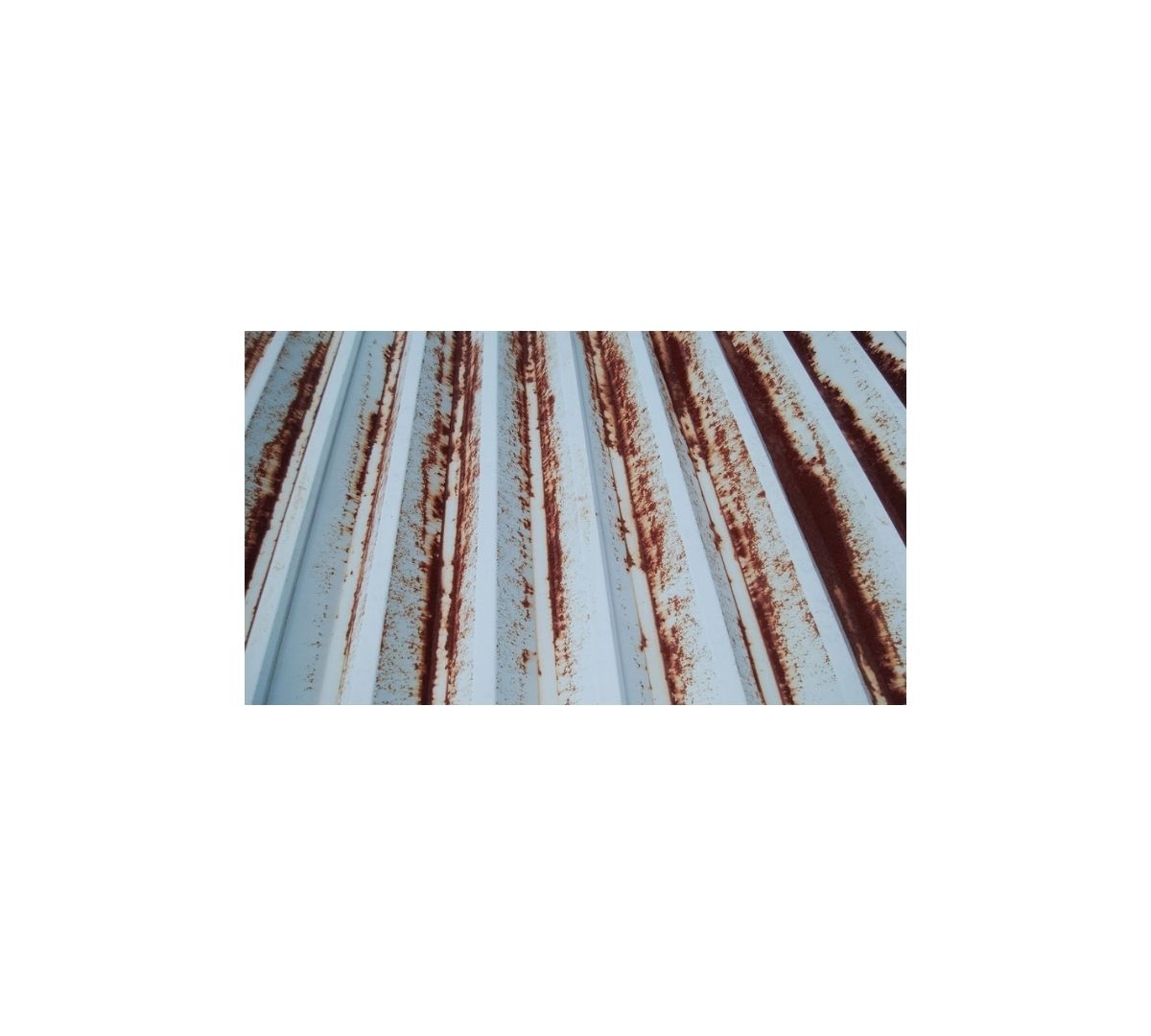 折板屋根部近影① 施工前