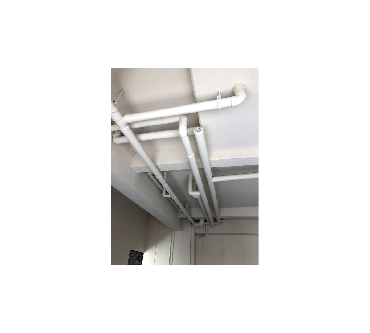 駐車場内天井 施工後